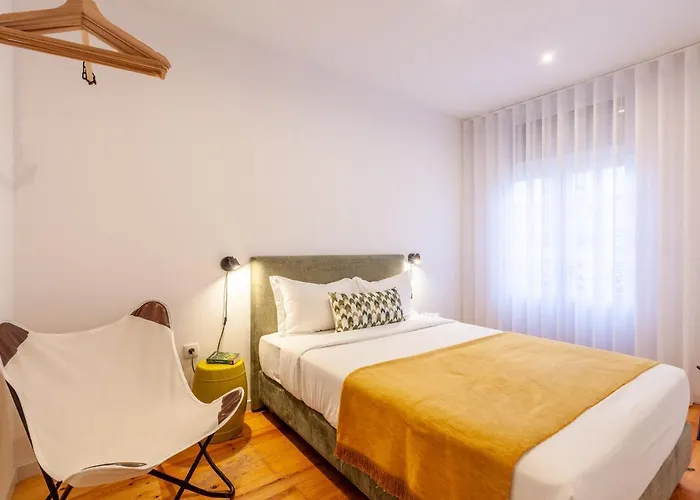 D&s - Crocodile House S. Bento * Oporto