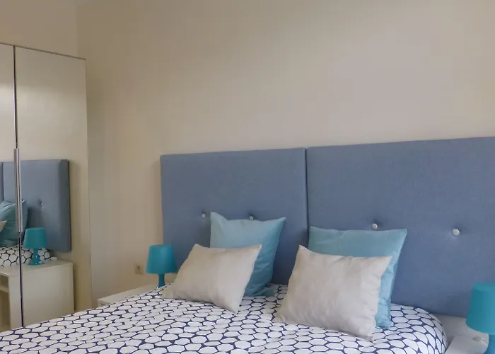 D&s - Crocodile House S. Bento * Oporto