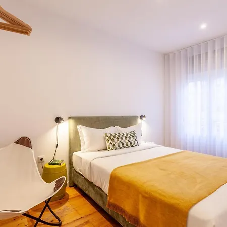 D&S - Crocodile House S. Bento Apartments * Porto