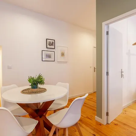 D&S - Crocodile House S. Bento Apartments *