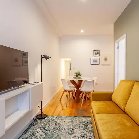 D&S - Crocodile House S. Bento Apartments