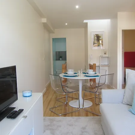 D&S - Crocodile House S. Bento Apartments