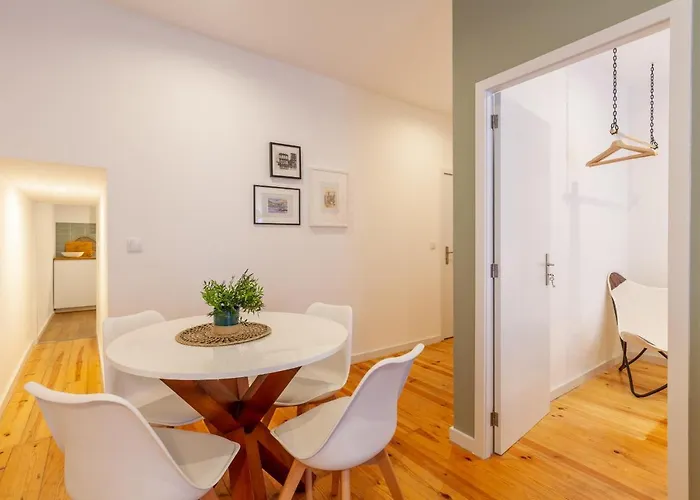 D&S - Crocodile House S. Bento Apartments *